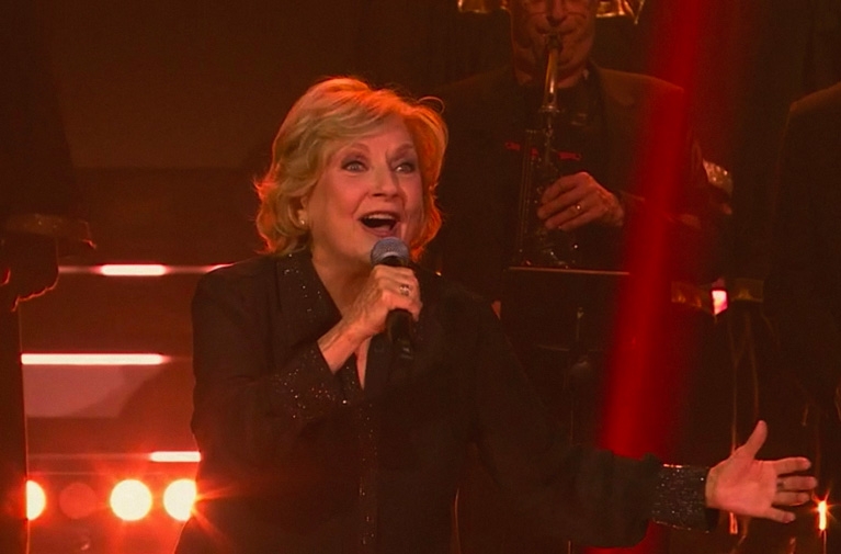 <p>Le retour sur sc&egrave;ne de France Castel -&nbsp;<em>En direct du jour de l&rsquo;An</em></p>
