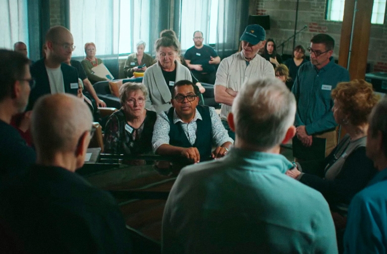 <p><em>Tous en ch&oelig;ur</em></p>
